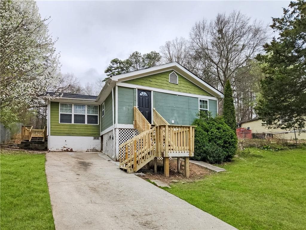 4 bedroom, 2 bathroom, 936 sq ft single family residence for rent at 206 Harwell Road, Atlanta, GA 30331 for $1,640 a month — photo 1 of 12