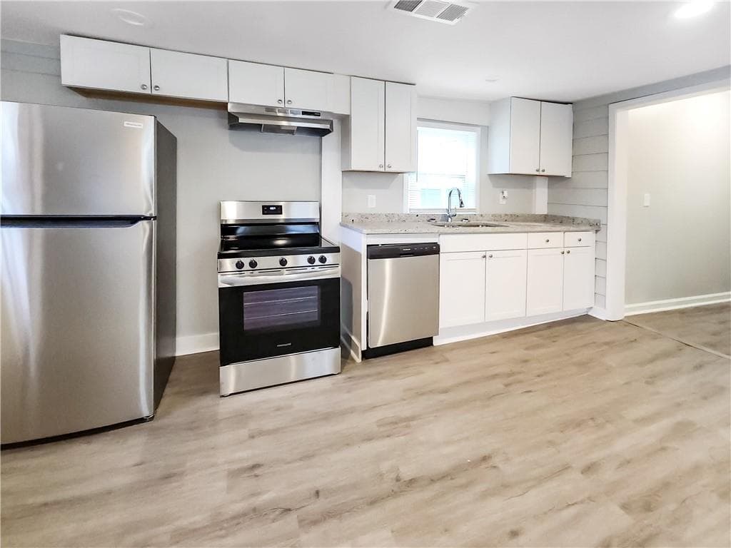 4 bedroom, 2 bathroom, 936 sq ft single family residence for rent at 206 Harwell Road, Atlanta, GA 30331 for $1,640 a month — photo 3