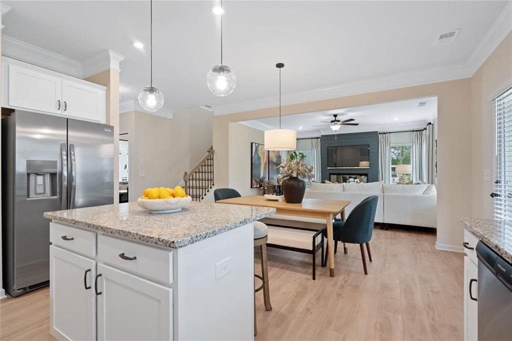 4 bedroom, 3 bathroom, 2,053 sq ft single family residence for sale at 542 Grover Street, Hoschton, GA 30548 — photo 7