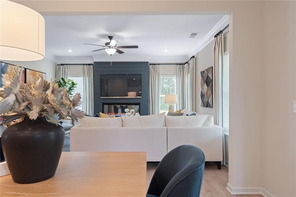 4 bedroom, 3 bathroom, 2,053 sq ft single family residence for sale at 542 Grover Street, Hoschton, GA 30548 — photo 8