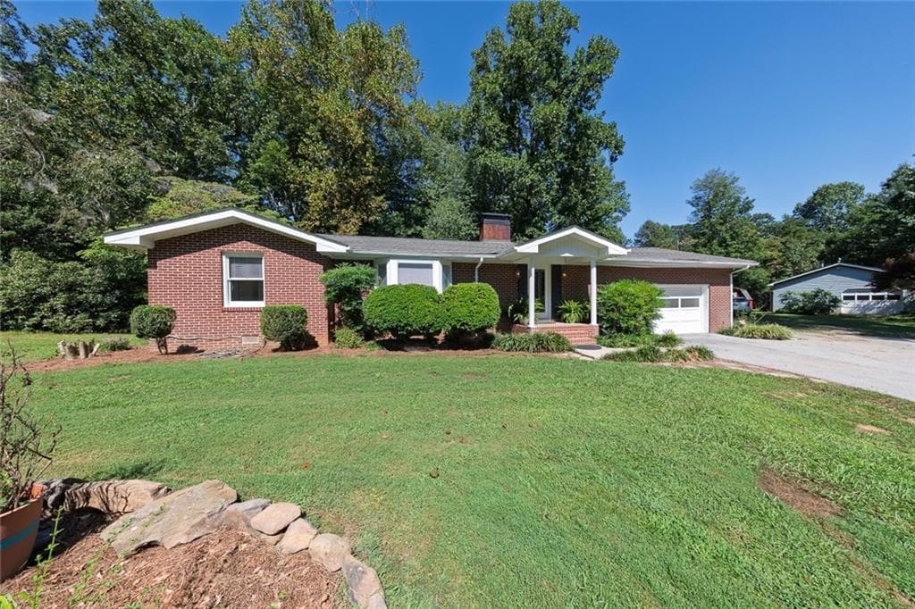 3 bedroom, 2 bathroom, 1,792 sq ft single family residence for sale at 3337 Upper Bethany Road, Ball Ground, GA 30107 — photo 1 of 34