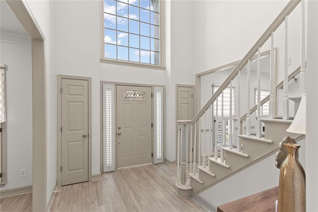5 bedroom, 4 bathroom, 4,573 sq ft single family residence for sale at 1455 Richards Circle, Alpharetta, GA 30009 — photo 3