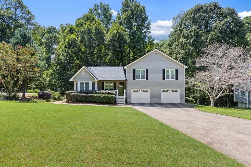 3 bedroom, 2 bathroom, 1,482 sq ft single family residence for sale at 81 Shefield Place, Douglasville, GA 30134 — photo 2