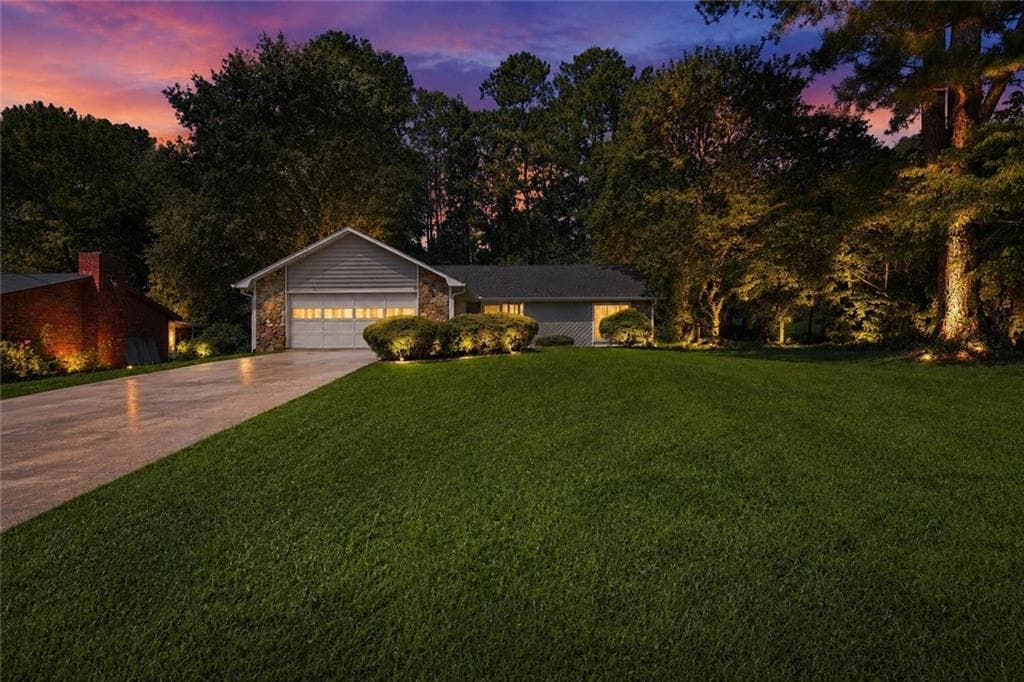 3 bedroom, 2 bathroom, 1,884 sq ft single family residence for sale at 4285 Reef Road, Marietta, GA 30066 — photo 2