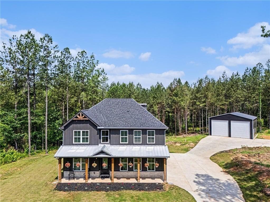 5 bedroom, 3 bathroom, 2,384 sq ft single family residence for sale at 613 Millen Road, Monticello, GA 31064 — photo 3