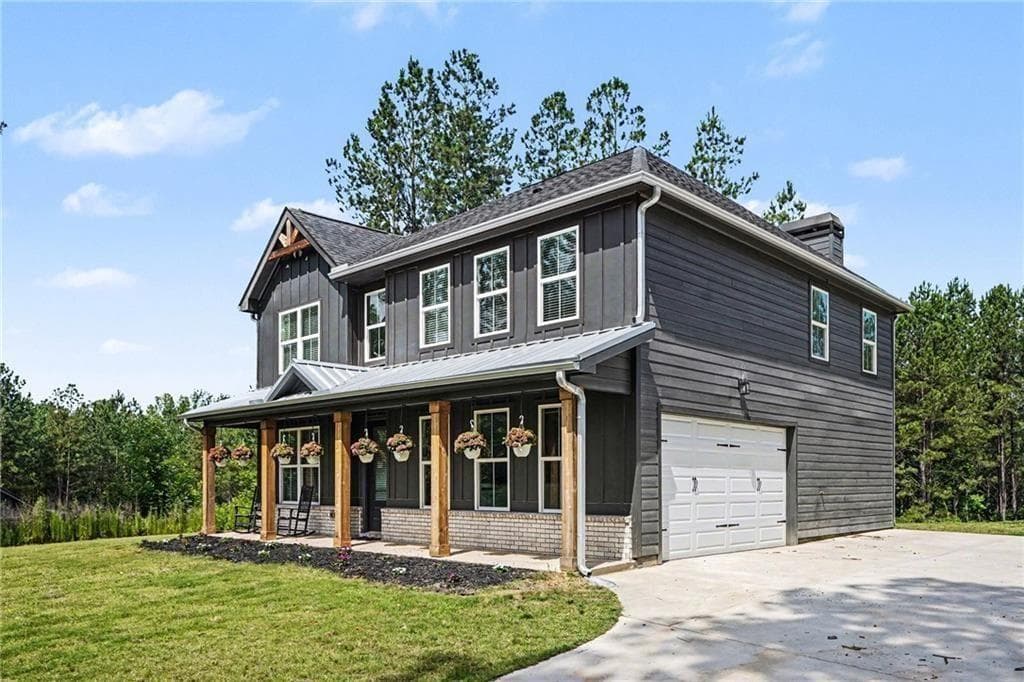 5 bedroom, 3 bathroom, 2,384 sq ft single family residence for sale at 613 Millen Road, Monticello, GA 31064 — photo 4