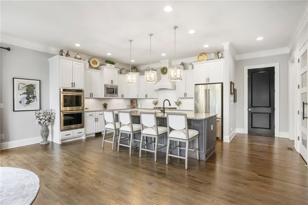 4 bedroom, 5 bathroom, 5,722 sq ft single family residence for sale at 525 Willow Oak Way, Roswell, GA 30076 — photo 4