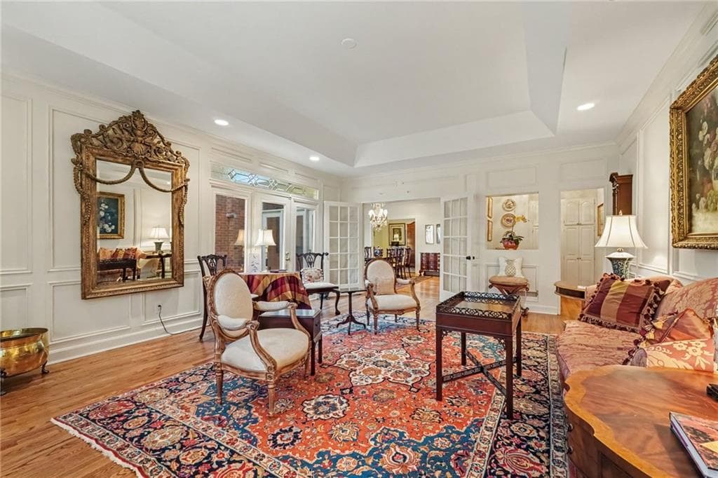 3 bedroom, 4 bathroom, 3,125 sq ft townhouse for sale at 3685 Peachtree Road Northeast 16, Atlanta, GA 30319 — photo 2