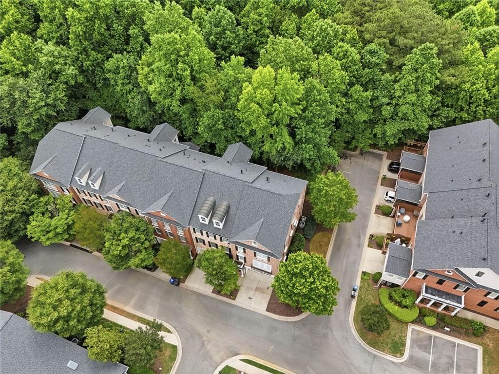 4 bedroom, 4 bathroom, 3,016 sq ft townhouse under contract at 5511 Waters Edge Trail, Roswell, GA 30075 — photo 4