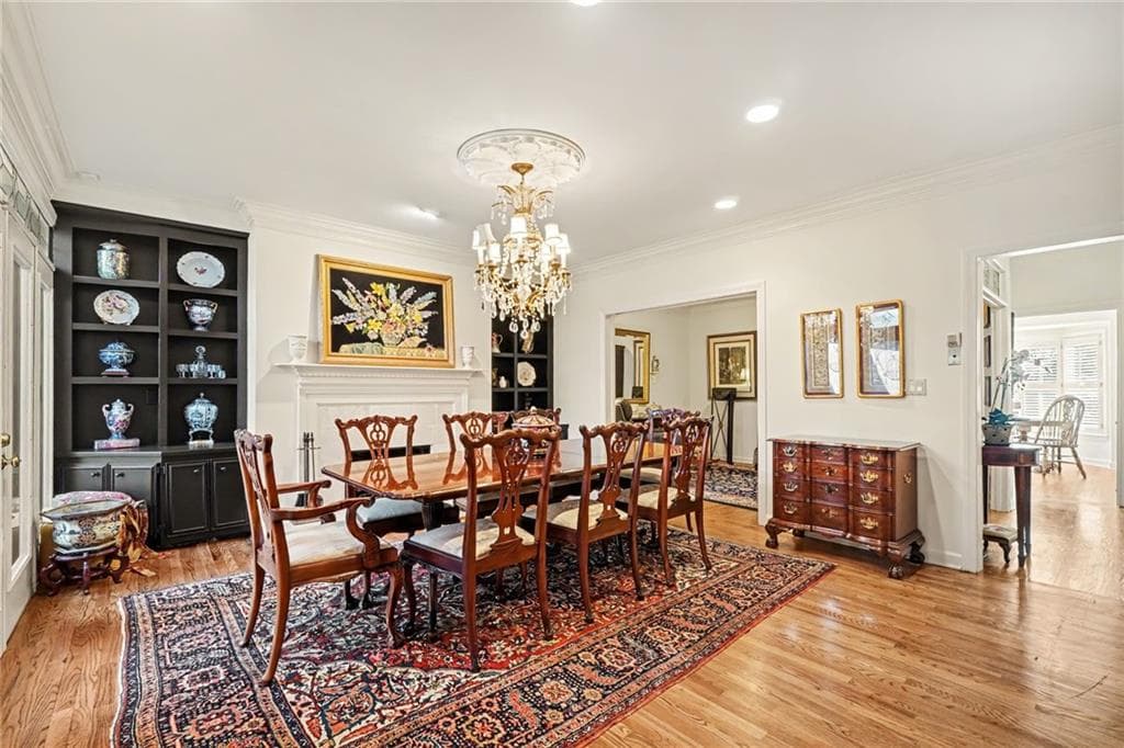 3 bedroom, 4 bathroom, 3,125 sq ft townhouse for sale at 3685 Peachtree Road Northeast 16, Atlanta, GA 30319 — photo 3
