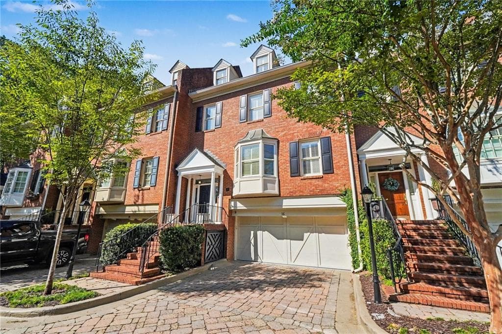 3 bedroom, 4 bathroom, 3,125 sq ft townhouse for sale at 3685 Peachtree Road Northeast 16, Atlanta, GA 30319 — photo 7