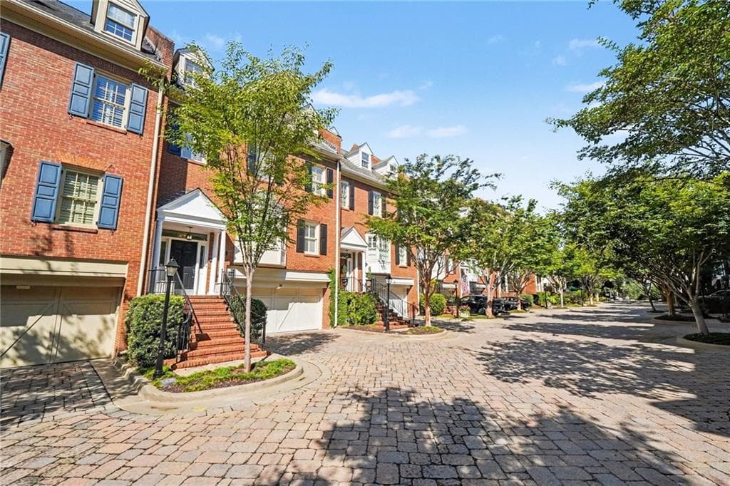 3 bedroom, 4 bathroom, 3,125 sq ft townhouse for sale at 3685 Peachtree Road Northeast 16, Atlanta, GA 30319 — photo 8