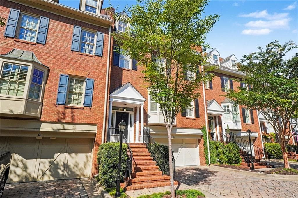 3 bedroom, 4 bathroom, 3,125 sq ft townhouse for sale at 3685 Peachtree Road Northeast 16, Atlanta, GA 30319 — photo 9