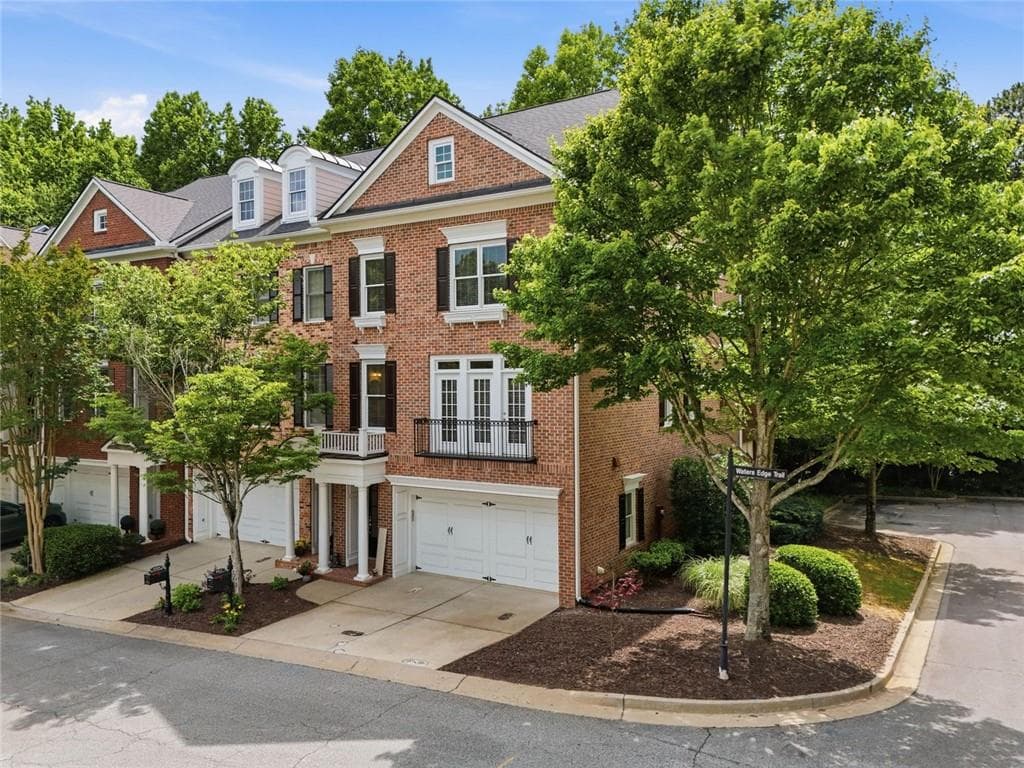4 bedroom, 4 bathroom, 3,016 sq ft townhouse under contract at 5511 Waters Edge Trail, Roswell, GA 30075 — photo 6