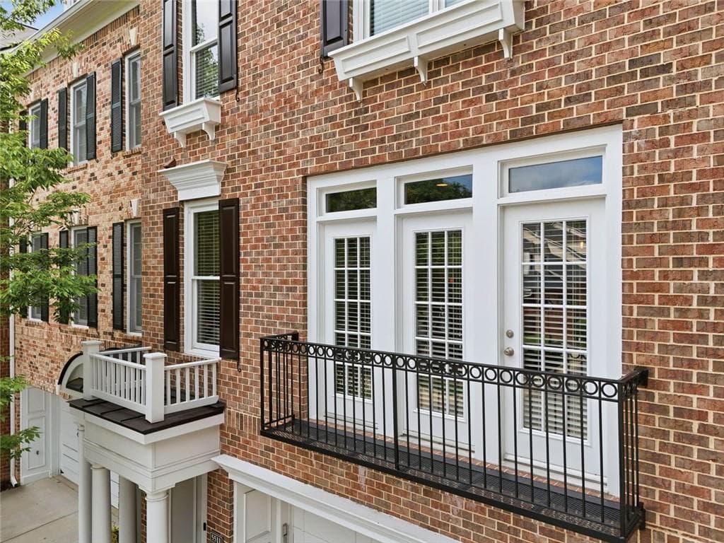 4 bedroom, 4 bathroom, 3,016 sq ft townhouse under contract at 5511 Waters Edge Trail, Roswell, GA 30075 — photo 8