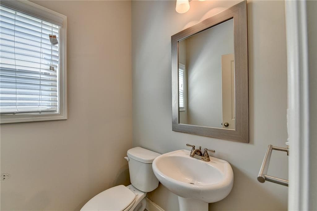 4 bedroom, 3 bathroom, 2,225 sq ft single family residence for sale at 4409 Beechnut View, Gainesville, GA 30504 — photo 9