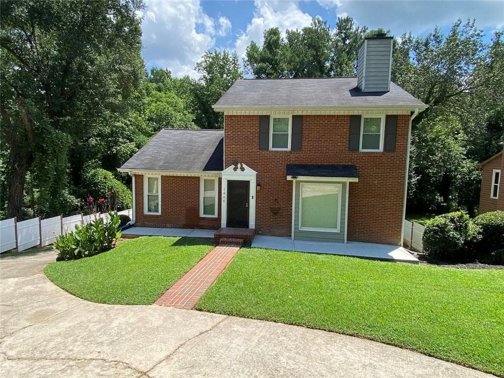 5 bedroom, 3 bathroom, 3,612 sq ft single family residence under contract at 1640 Canberra Drive, Stone Mountain, GA 30088 — photo 2