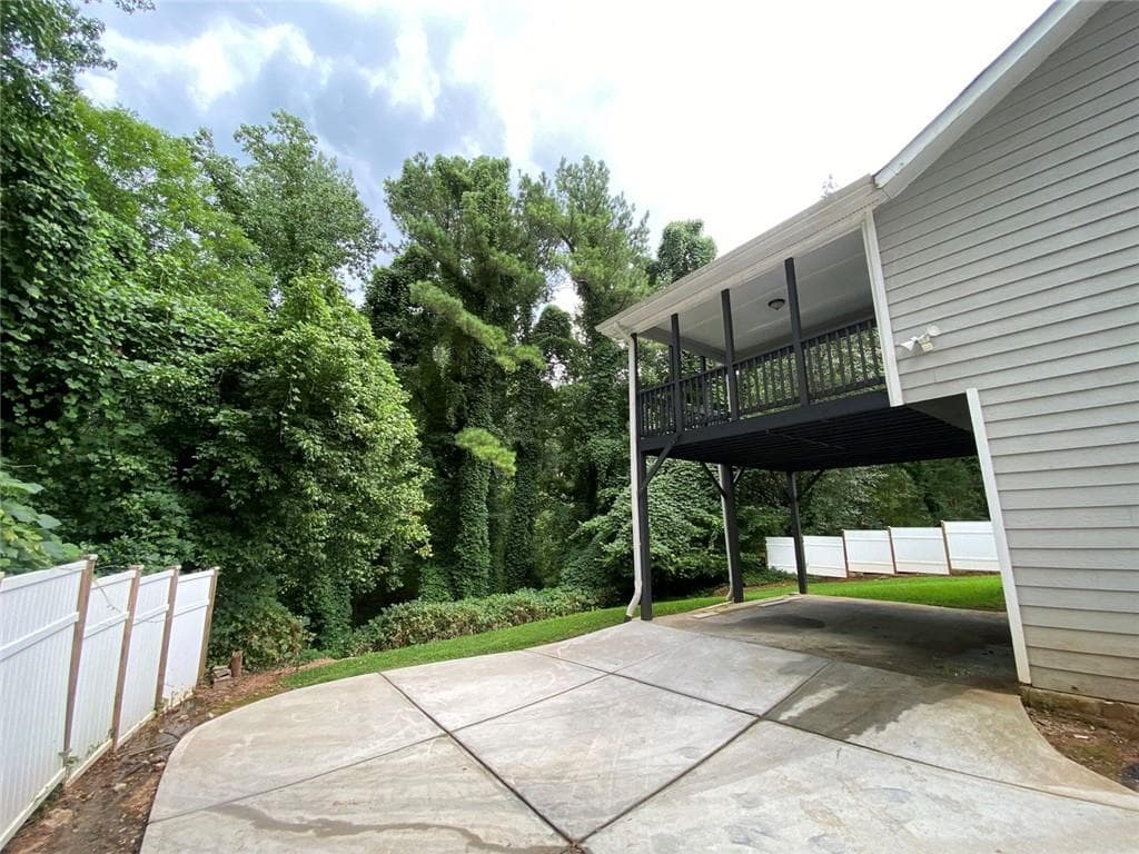 5 bedroom, 3 bathroom, 3,612 sq ft single family residence under contract at 1640 Canberra Drive, Stone Mountain, GA 30088 — photo 4