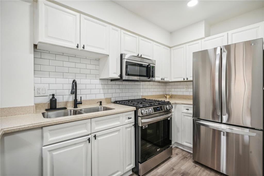 1 bedroom, 1 bathroom, 505 sq ft condominium for rent at 2479 Peachtree Road 612, Atlanta, GA 30305 for $1,600 a month — photo 6