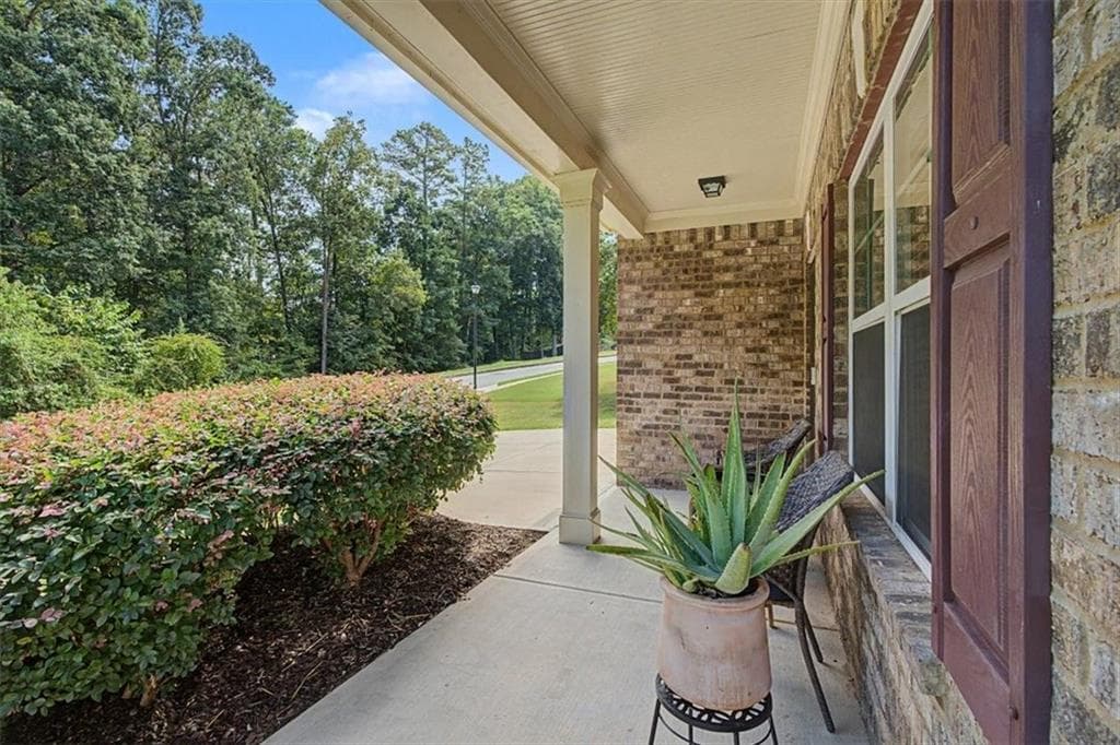 4 bedroom, 3 bathroom, 3,018 sq ft single family residence for sale at 4069 Anthony Creek Drive, Loganville, GA 30052 — photo 8
