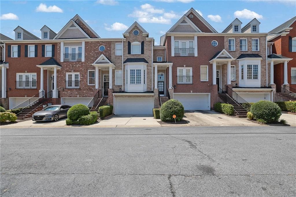 4 bedroom, 4 bathroom, 3,205 sq ft townhouse for sale at 1286 Creekside Terrace, Smyrna, GA 30082 — photo 1 of 33