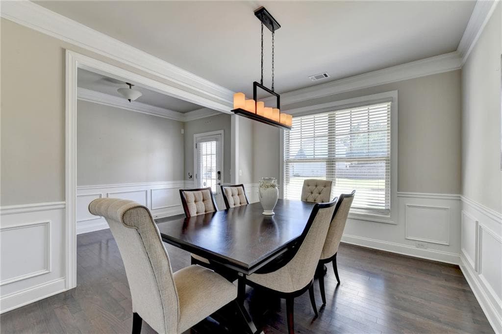 5 bedroom, 4 bathroom, 2,840 sq ft single family residence for sale at 3860 Grandview Manor Drive, Cumming, GA 30028 — photo 5