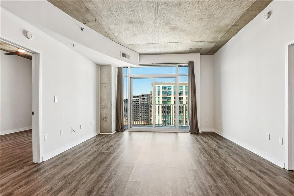 2 bedroom, 2 bathroom, 1,158 sq ft condominium for sale at 250 Pharr Road 1905, Atlanta, GA 30305 — photo 3