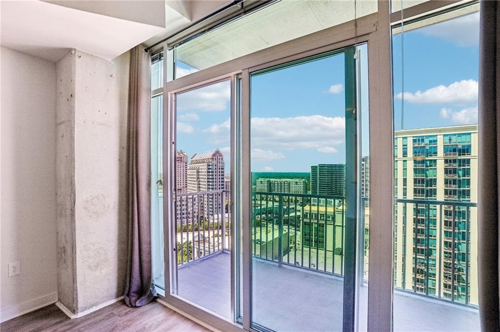 2 bedroom, 2 bathroom, 1,158 sq ft condominium for sale at 250 Pharr Road 1905, Atlanta, GA 30305 — photo 5