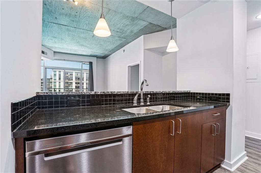 2 bedroom, 2 bathroom, 1,158 sq ft condominium for sale at 250 Pharr Road 1905, Atlanta, GA 30305 — photo 10