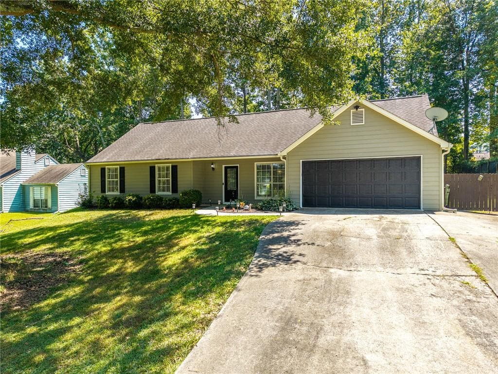 3 bedroom, 2 bathroom, 1,428 sq ft single family residence for sale at 4460 Whitt Station Run, Acworth, GA 30101 — photo 1 of 48