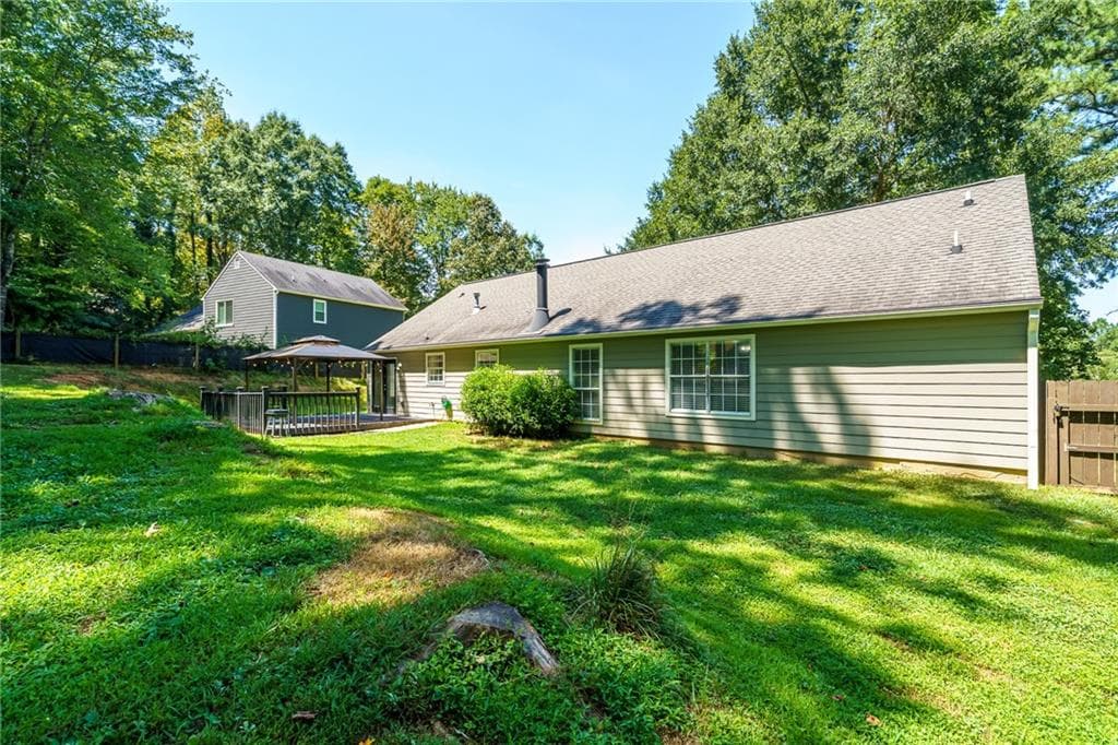 3 bedroom, 2 bathroom, 1,428 sq ft single family residence for sale at 4460 Whitt Station Run, Acworth, GA 30101 — photo 8