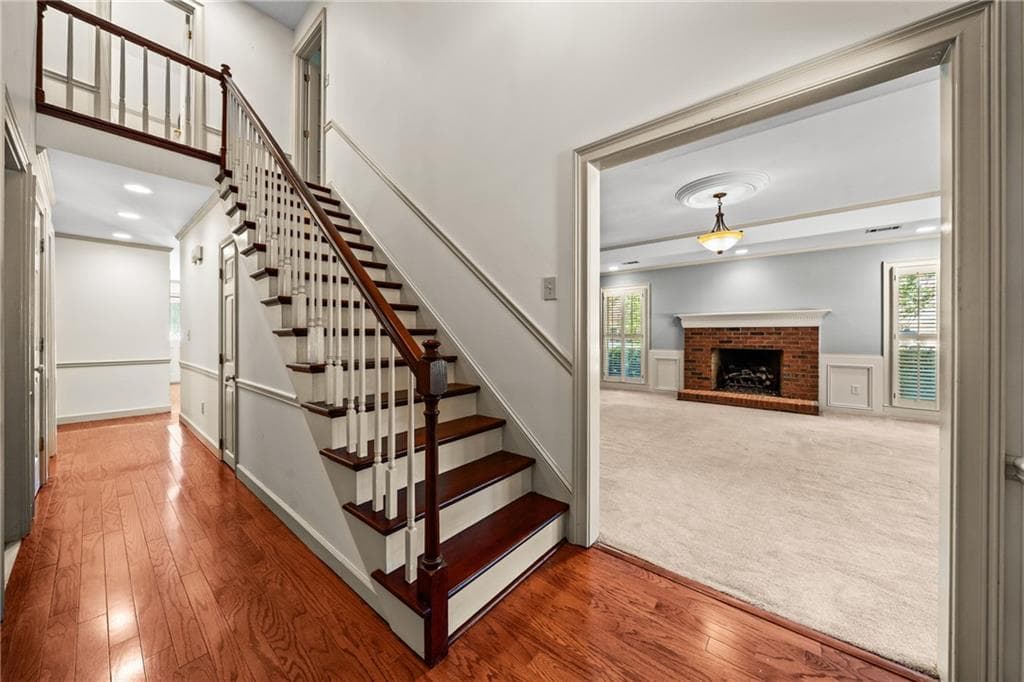 3 bedroom, 3 bathroom, 2,514 sq ft townhouse for sale at 130 Brickleberry Drive, Roswell, GA 30075 — photo 3