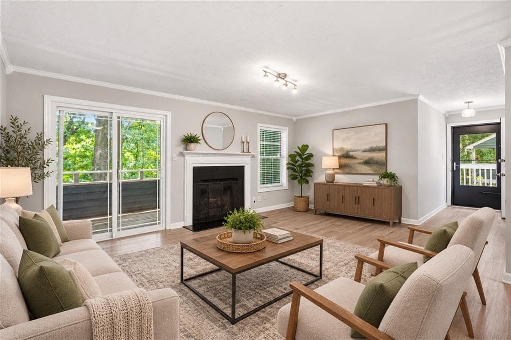 2 bedroom, 2 bathroom, 1,300 sq ft condominium for sale at 1348 N Crossing Drive, Atlanta, GA 30329 — photo 2