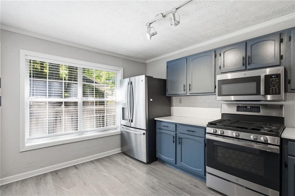 2 bedroom, 2 bathroom, 1,300 sq ft condominium for sale at 1348 N Crossing Drive, Atlanta, GA 30329 — photo 9