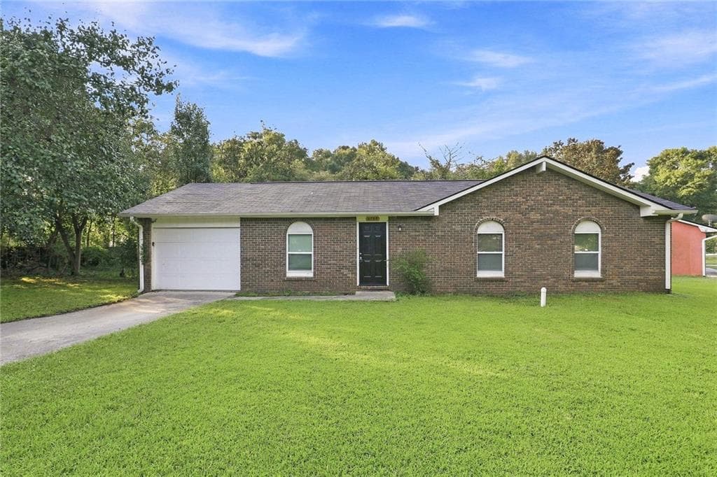 3 bedroom, 2 bathroom, 1,425 sq ft single family residence for rent at 8788 E Bourne Drive, Jonesboro, GA 30238 for $1,515 a month — photo 1 of 16