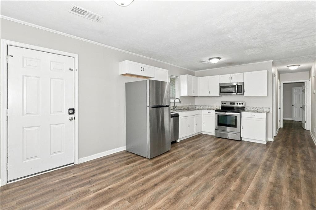 3 bedroom, 2 bathroom, 1,425 sq ft single family residence for rent at 8788 E Bourne Drive, Jonesboro, GA 30238 for $1,515 a month — photo 4