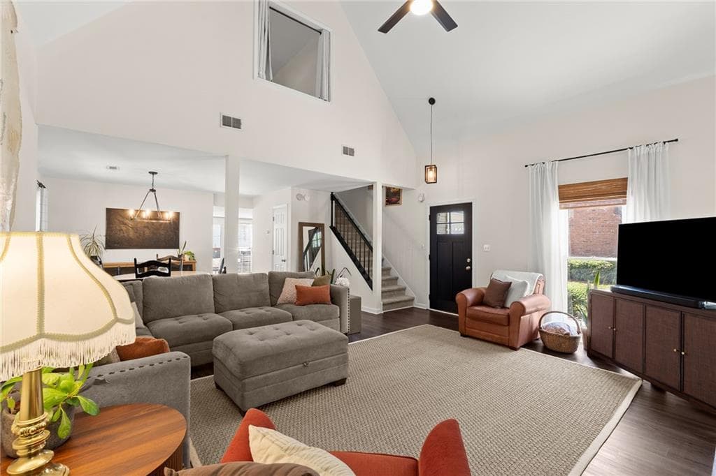 2 bedroom, 3 bathroom, 1,488 sq ft single family residence for sale at 301 Roswell Green Lane, Roswell, GA 30075 — photo 7