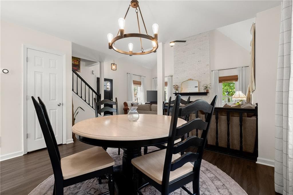 2 bedroom, 3 bathroom, 1,488 sq ft single family residence for sale at 301 Roswell Green Lane, Roswell, GA 30075 — photo 8