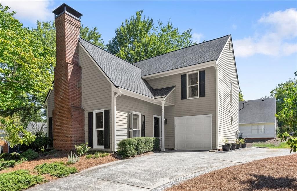 2 bedroom, 3 bathroom, 1,488 sq ft home for sale at 301 Roswell Green Lane, Roswell, GA
