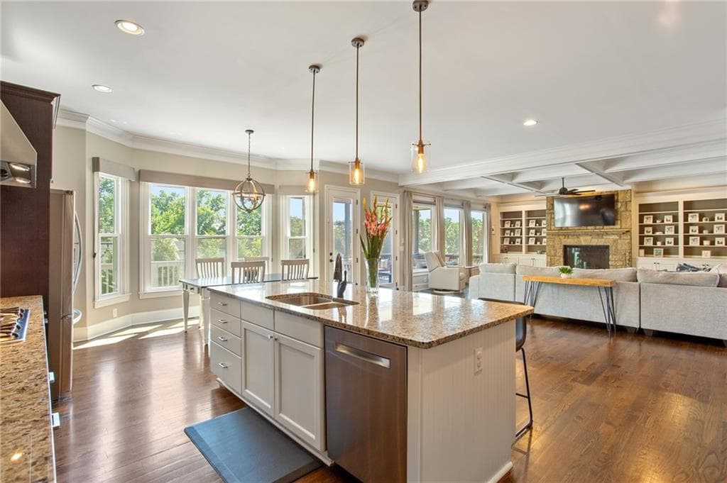 6 bedroom, 7 bathroom, 6,197 sq ft single family residence for sale at 4130 Cougar Point, Marietta, GA 30066 — photo 7