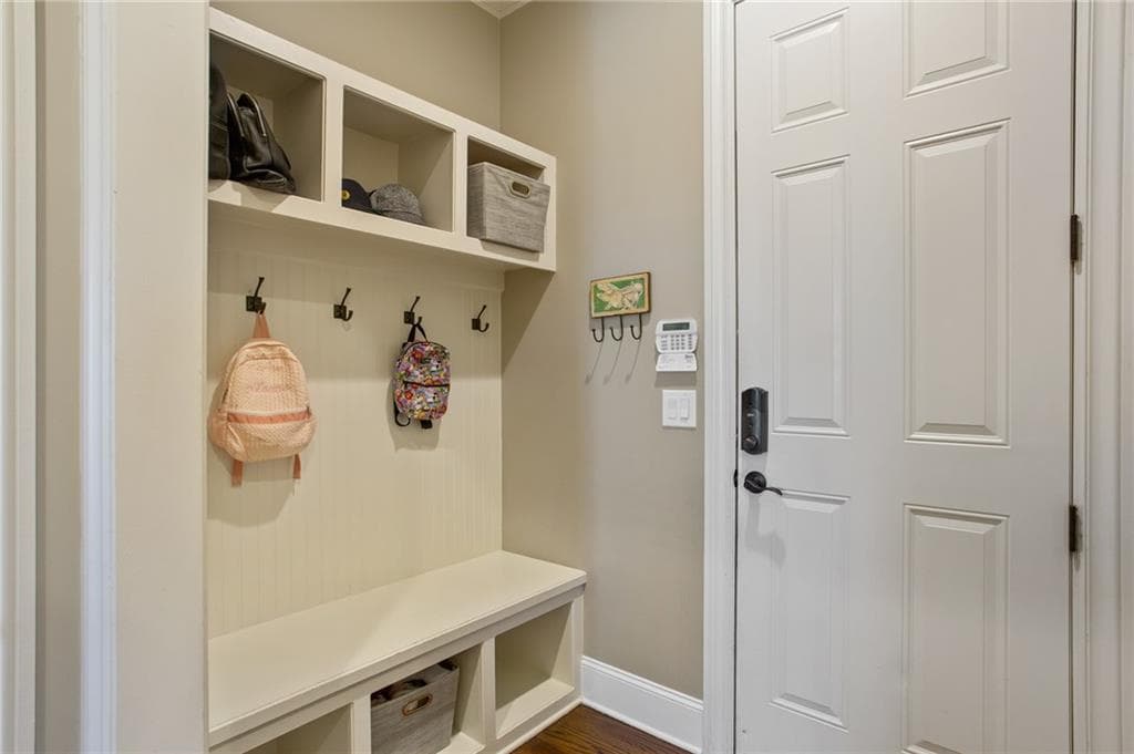 6 bedroom, 7 bathroom, 6,197 sq ft single family residence for sale at 4130 Cougar Point, Marietta, GA 30066 — photo 9