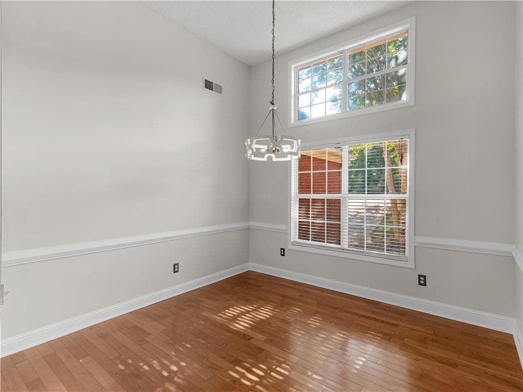 6 bedroom, 3 bathroom, 3,293 sq ft single family residence for sale at 1425 Shingle Way, Mcdonough, GA 30252 — photo 2