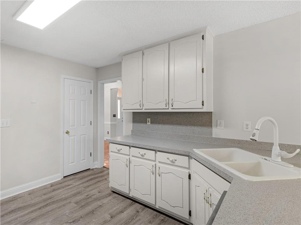 6 bedroom, 3 bathroom, 3,293 sq ft single family residence for sale at 1425 Shingle Way, Mcdonough, GA 30252 — photo 9