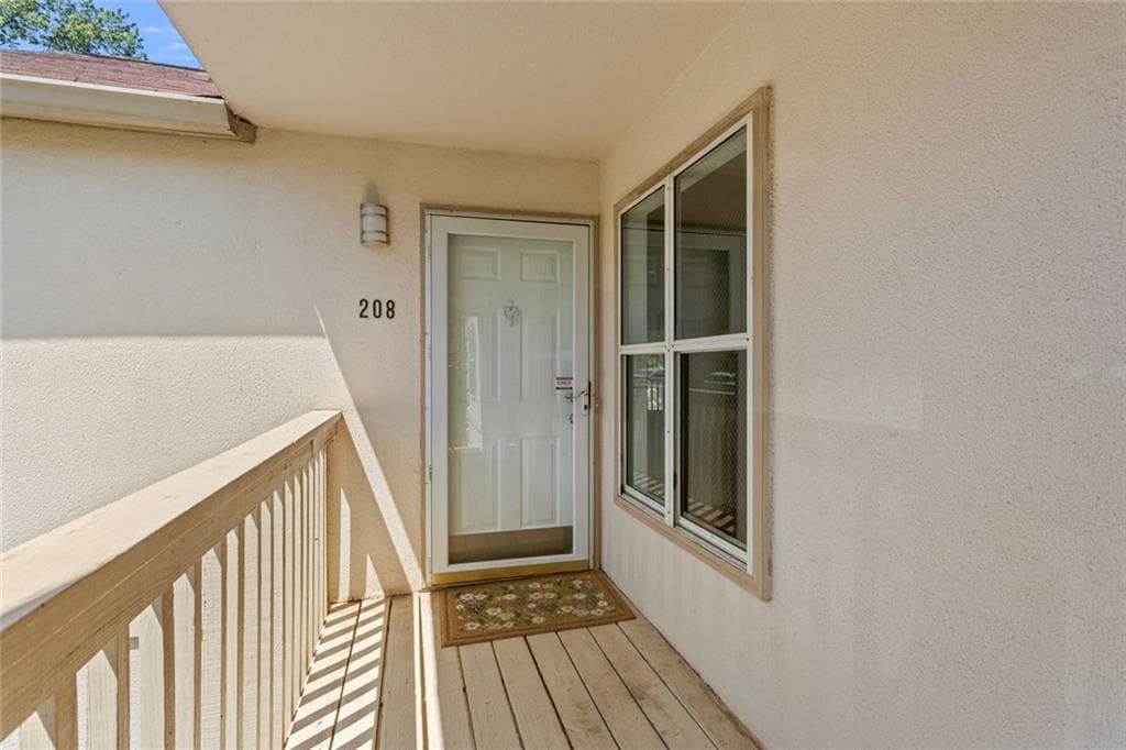 2 bedroom, 2 bathroom, 1,594 sq ft condominium for sale at 208 Bridge Lane, Smyrna, GA 30082 — photo 2