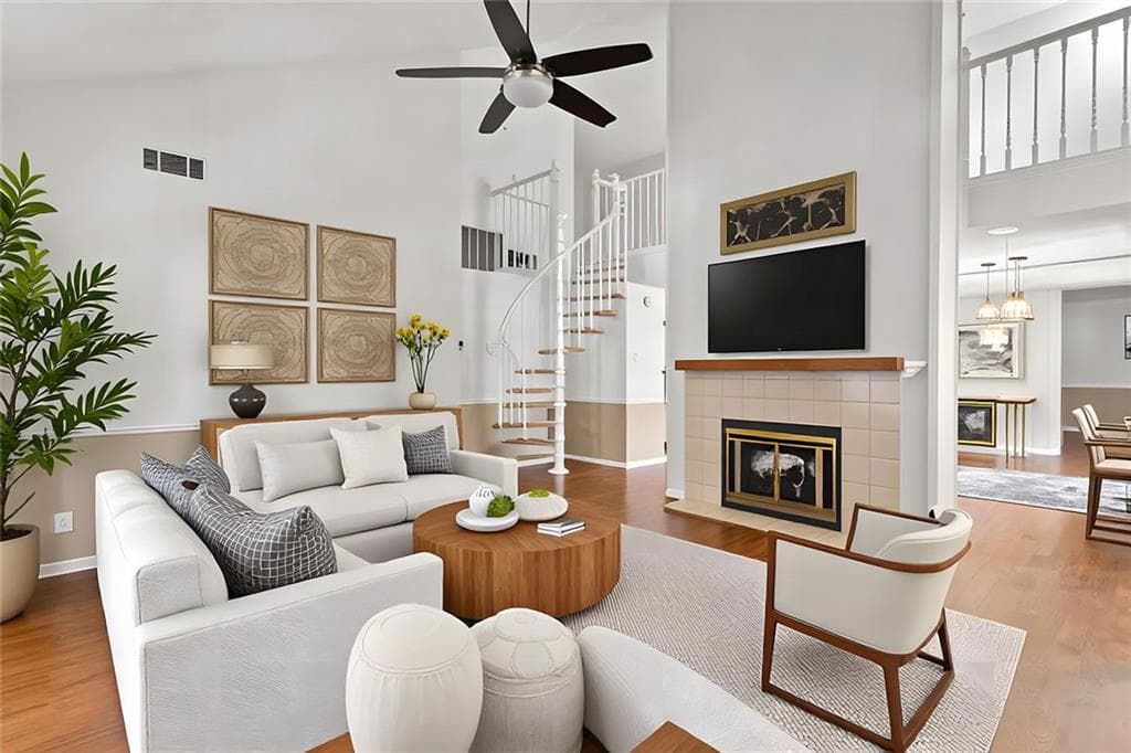 2 bedroom, 2 bathroom, 1,594 sq ft condominium for sale at 208 Bridge Lane, Smyrna, GA 30082 — photo 3