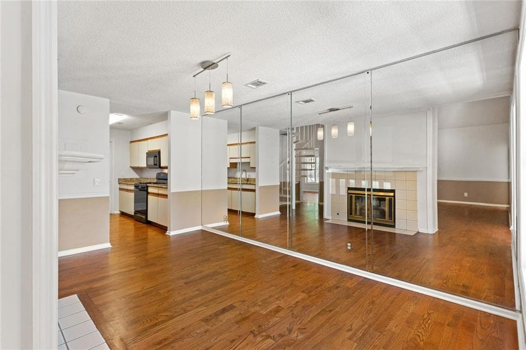 2 bedroom, 2 bathroom, 1,594 sq ft condominium for sale at 208 Bridge Lane, Smyrna, GA 30082 — photo 7