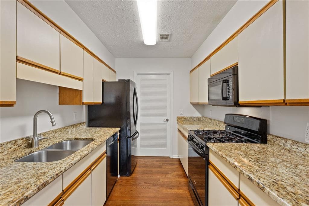 2 bedroom, 2 bathroom, 1,594 sq ft condominium for sale at 208 Bridge Lane, Smyrna, GA 30082 — photo 10
