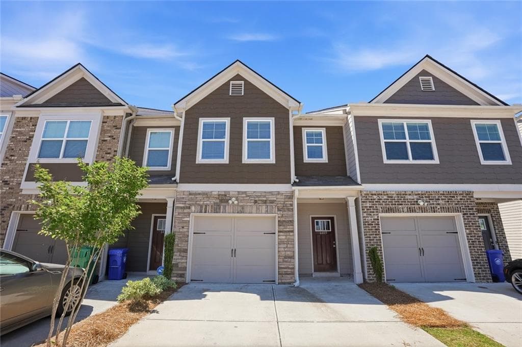 3 bedroom, 3 bathroom, 1,403 sq ft townhouse for sale at 6449 Scudders Drive, Lithonia, GA 30058