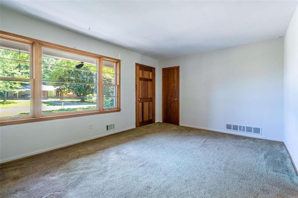 3 bedroom, 2 bathroom, 1,600 sq ft single family residence for sale at 3732 Debbie Lane, Powder Springs, GA 30127 — photo 5