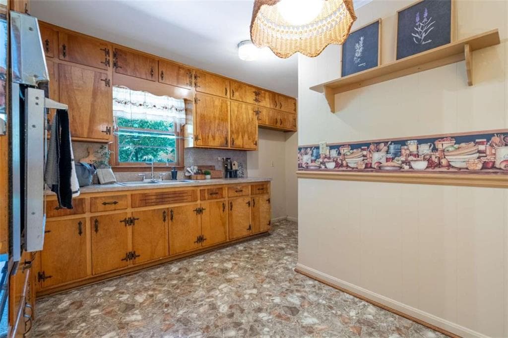 3 bedroom, 2 bathroom, 1,600 sq ft single family residence for sale at 3732 Debbie Lane, Powder Springs, GA 30127 — photo 7